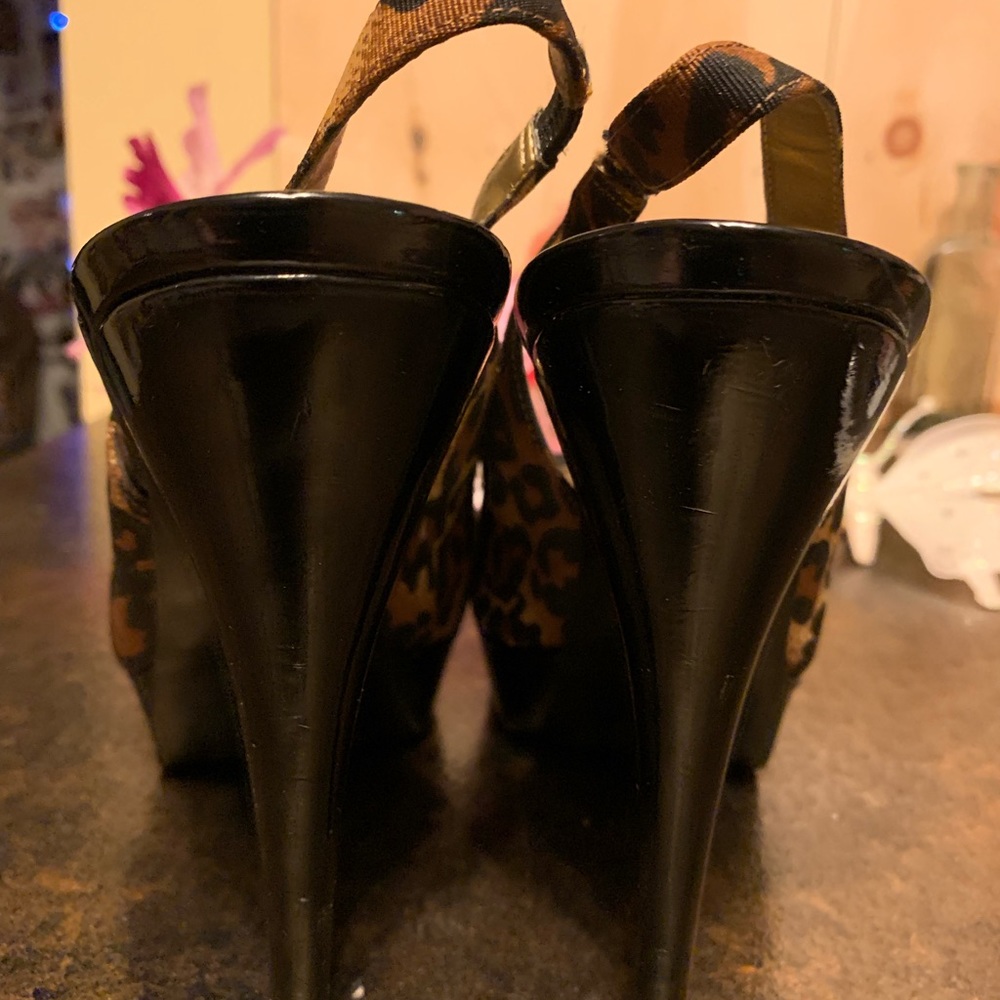 🌈 Guess Platform Leopard Print Peep Toe Heels - Picture 6 of 8